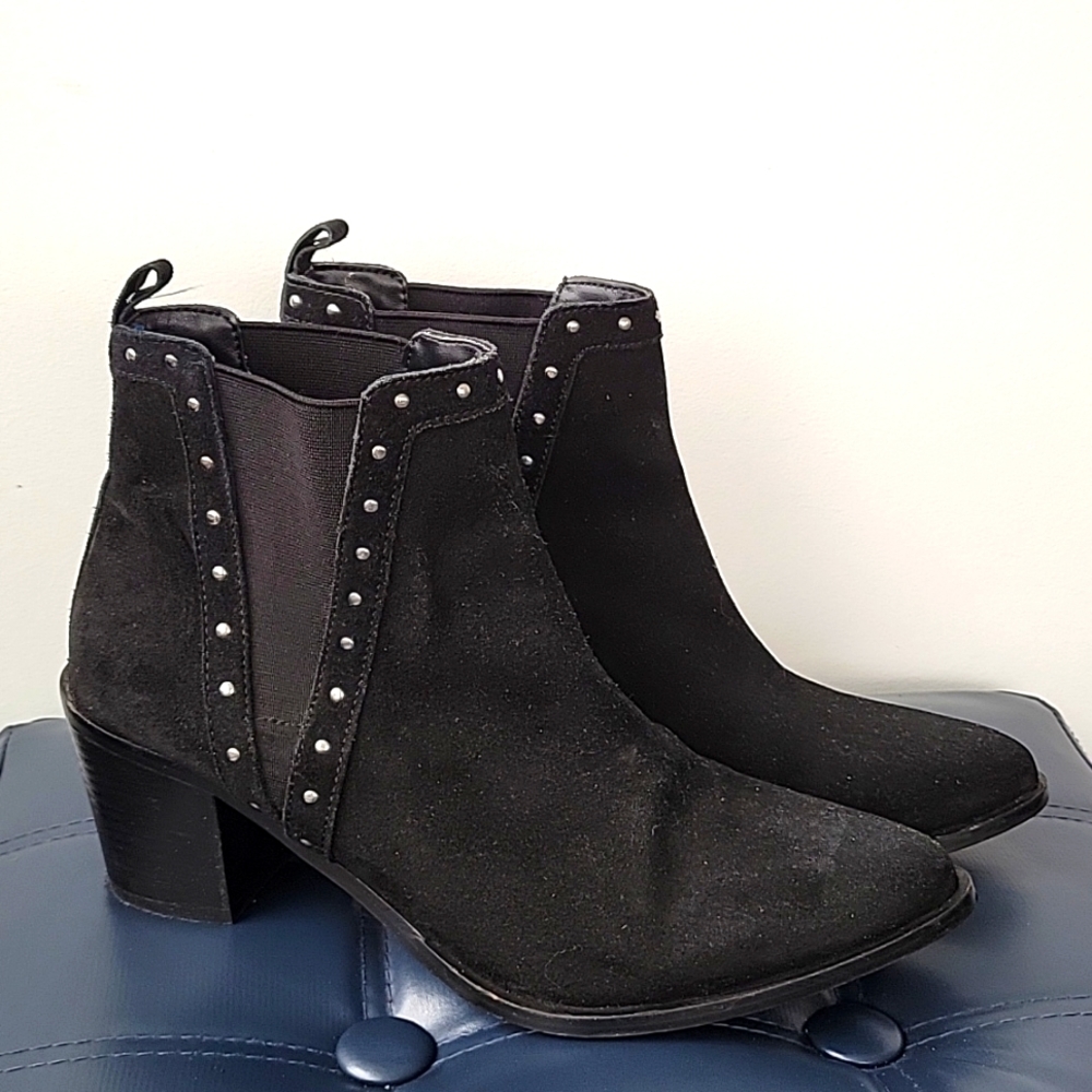 Kassidy Chelsea boots